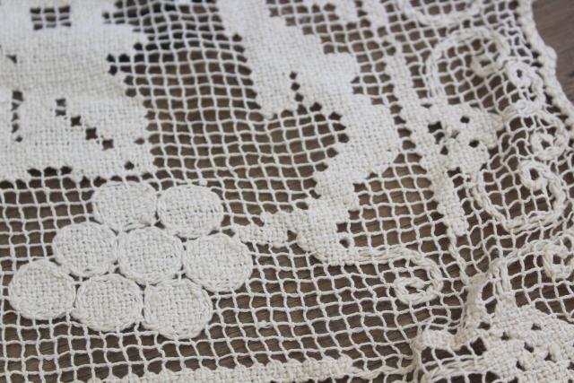 vintage cotton Quaker lace type table runners, white, ivory, ecru lace