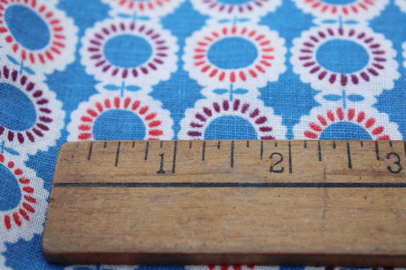 vintage cotton feed sack fabric, blue  red daisies print feedsack 1940s or 50s