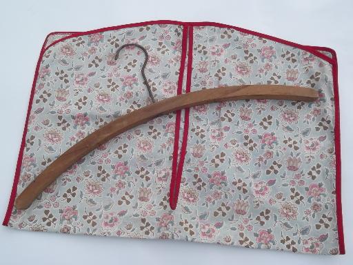 vintage cotton print laundry bag, hanging bag for your sewing, knitting