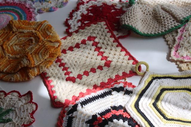 vintage cotton thread crochet potholders, huge lot 60+ kitchen pot holders & hot mats