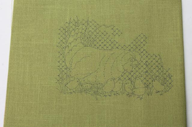 vintage crewel embroidery kit w/ stamped fabric & yarn, mama hen & baby chicks chickens 