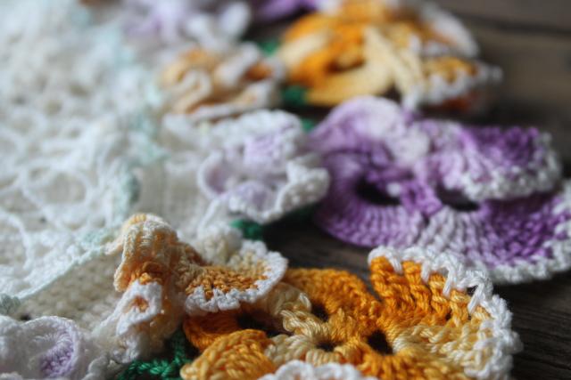 vintage crochet doilies w/ pansy border, colored cotton thread crocheted flower edging