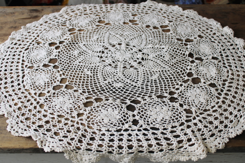 vintage crochet lace round tablecloth, huge doily boho hippie girl wall hanging