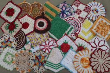 vintage crochet potholders, lot of kitchen pot holders, hot mats, trivets
