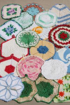vintage crochet potholders, lot of kitchen pot holders, hot mats, trivets 