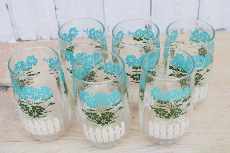 vintage drinking glasses, swanky swig print tumblers aqua green flowers & picket fence