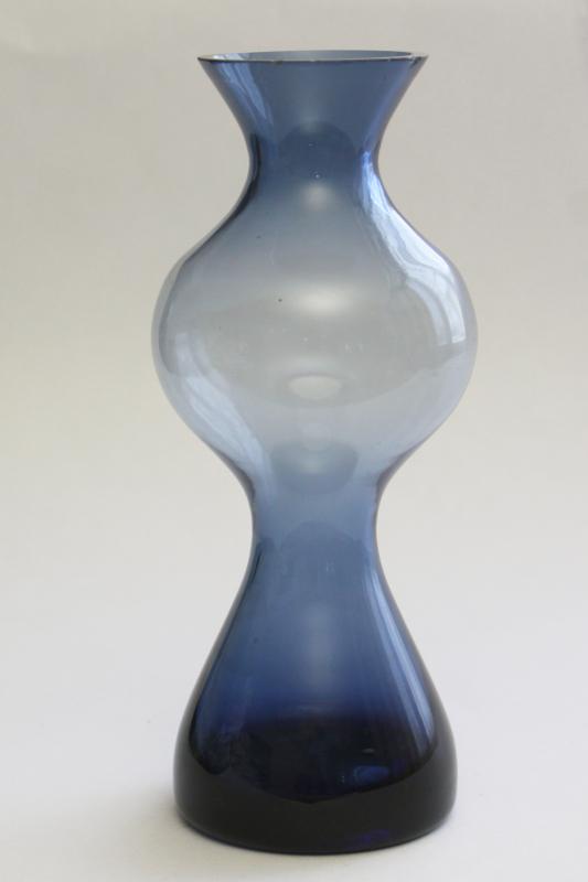 vintage dusk blue art glass vase w/ mod curvy hourlass shape, Sweden?