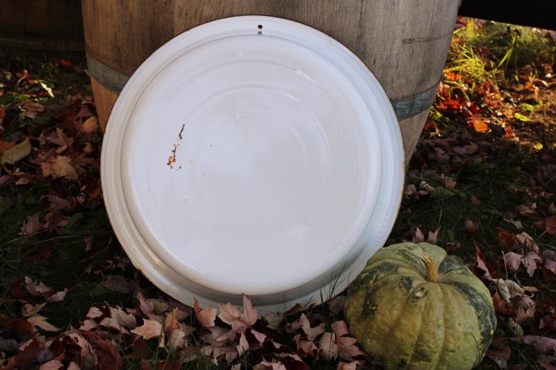 vintage enamel dishpan, big round bowl or tub, farmhouse kitchen white enamelware