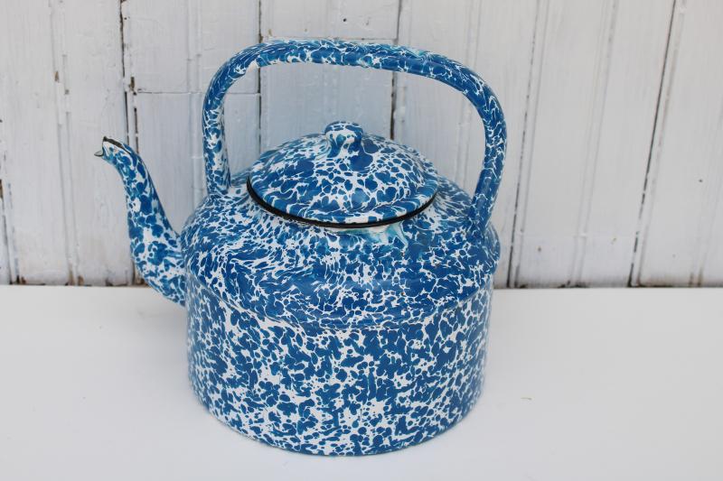 vintage enamelware tea kettle, big teapot, blue & white swirl spatterware