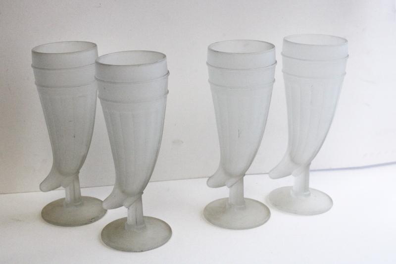 vintage frosted glass drinking horns, powder horn shaped beer glasses, Tiara Indiana glass