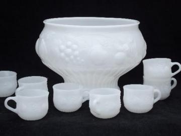 vintage fruit milk glass punch bowl and cups set, Jeannette della robbia