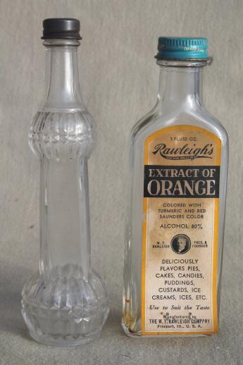 vintage glass bottles lot, kitchen spice bottle / extracts & flavoring bottles