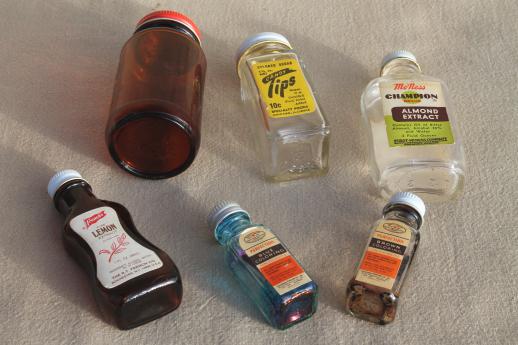 vintage glass bottles lot, kitchen spice bottle / extracts & flavoring bottles