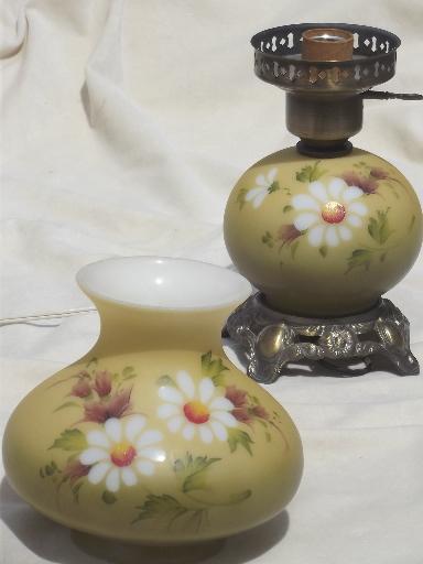vintage gone with the wind lamp, little daisies hand-painted glass shade
