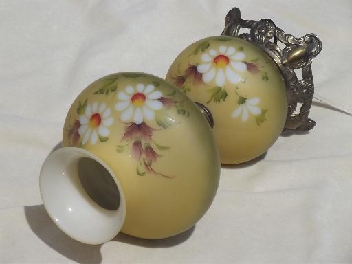 vintage gone with the wind lamp, little daisies hand-painted glass shade