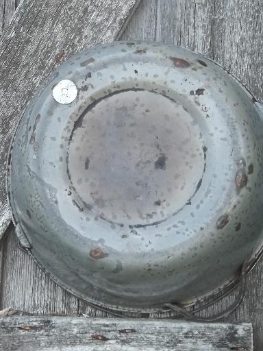 vintage graniteware enamelware kettle, large pot w/ wire bail handle