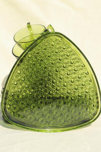 Vintage Green Glass Snack Sets Daisy And On Triangle Tray Plates Cups - Vintage Green Glass Plates With Cup Holder Vintage Green Glass Snack Sets Daisy And On Triangle Tray Plates Cups - Vintage Green Glass Plates With Cup Holder