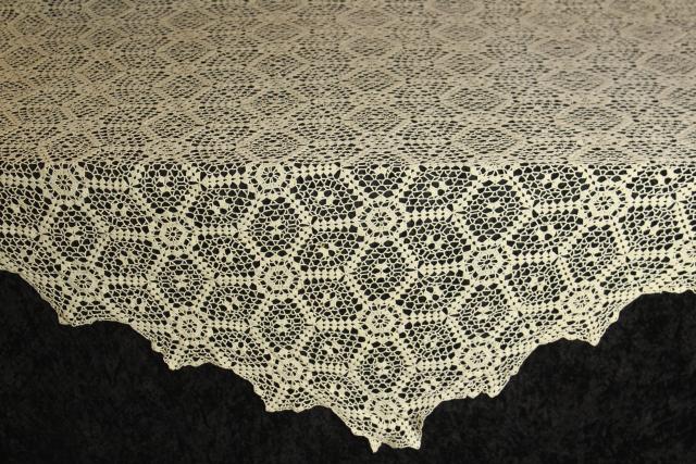 vintage handmade crochet cotton lace tablecloth, round table cover w/ stars pattern
