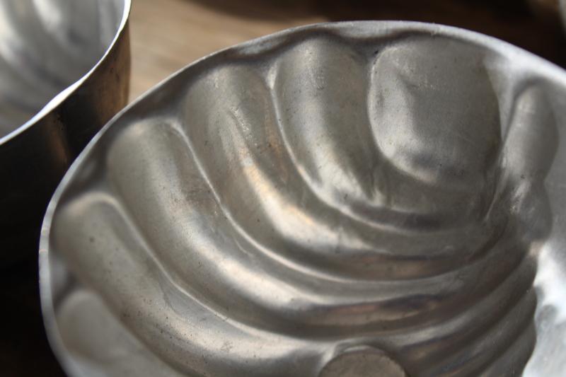 vintage jello mold set, individual metal molds sea shell shape for