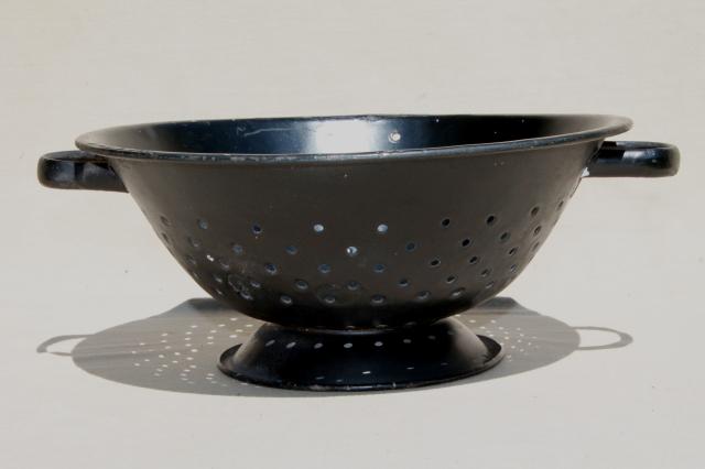 black colander