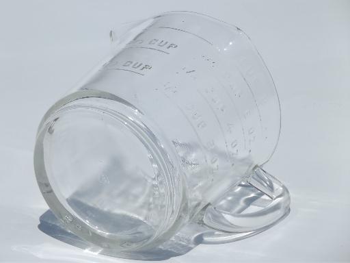 https://laurelleaffarm.com/item-photos/vintage-kitchen-glass-measuring-cup-Federal-mark-clear-depression-glass-Laurel-Leaf-Farm-item-no-u71689-5.jpg