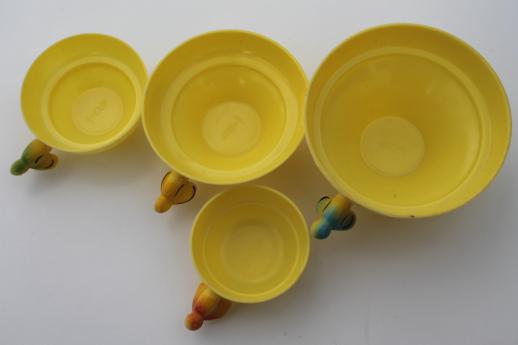 vintage kitchen measuring cups set, 60s plastic beehive bee skep