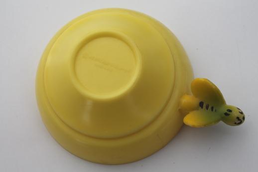 Vintage Bee hive Measuring cups Plastic stacking Nesting