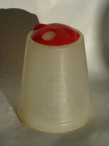 https://laurelleaffarm.com/item-photos/vintage-kitchenware-handcrank-nut-grinder-chopper-glass-shaker-jar-Laurel-Leaf-Farm-item-no-n3470-3.jpg