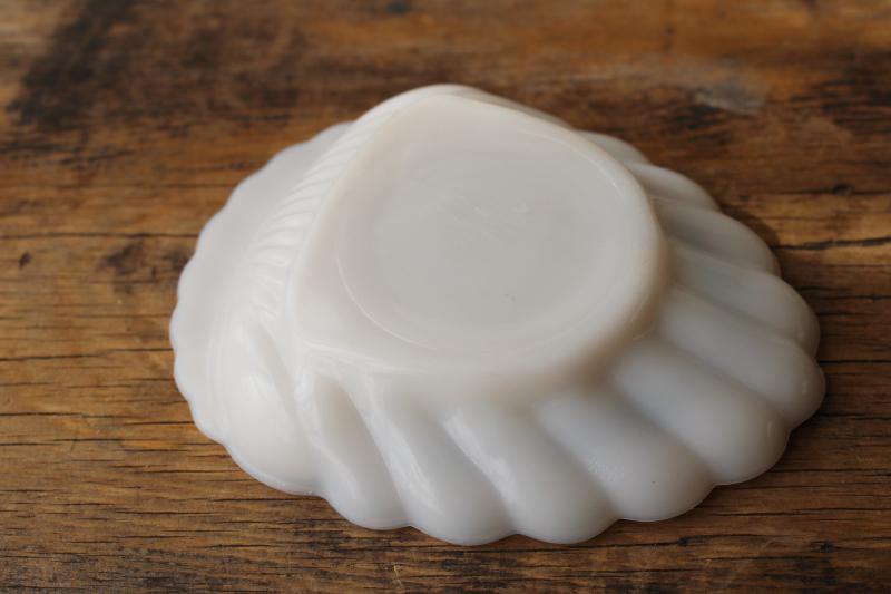 vintage milk glass soap dish, sea shell shape tray or trinket bowl