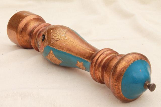 https://laurelleaffarm.com/item-photos/vintage-pepper-grinder-huge-pepper-mill-hand-painted-florentine-gold-wood-Laurel-Leaf-Farm-item-no-nt719209-5.jpg