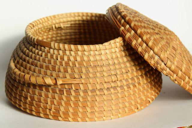 vintage pine needle basket, handmade coiled basket sewing box w/ lid