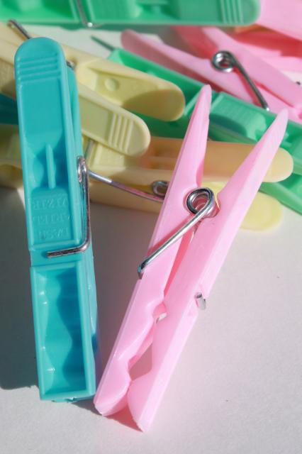 vintage plastic clothespins, spring clip clothespin lot, pastel baby candy colors