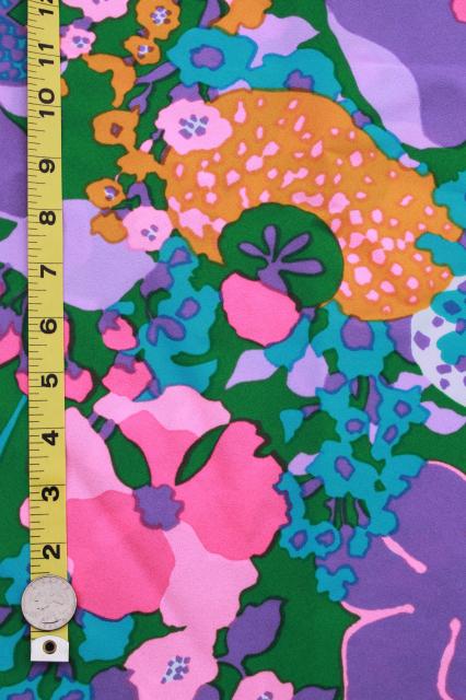 vintage poly crepe fabric w/ 60s psychedelic flower print, retro polyester!