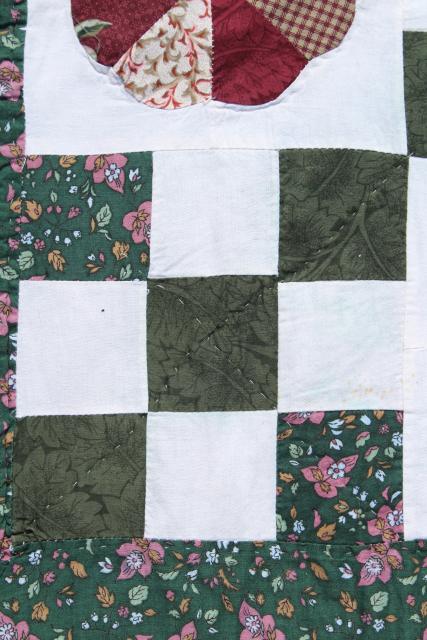 vintage quilt bedspreads, patchwork star & ring patterns, green, rust red roses