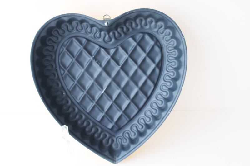 vintage quilted heart shape cake baking pan or jello mold, mod yellow enamel metal