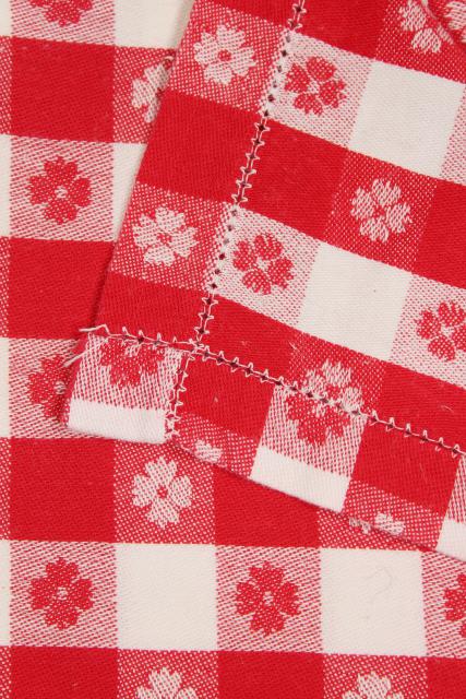 vintage red & white checked cotton tablecloths & napkins, picnic or bistro style for country kitchen