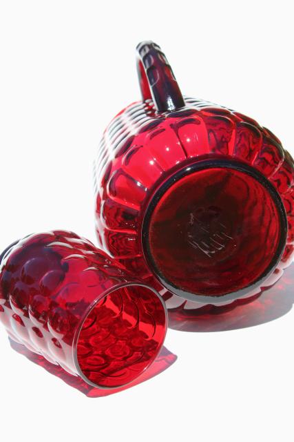 https://laurelleaffarm.com/item-photos/vintage-royal-ruby-red-Anchor-Hocking-bubble-pattern-glass-lemonade-pitcher-glasses-Laurel-Leaf-Farm-item-no-m6678-10.jpg