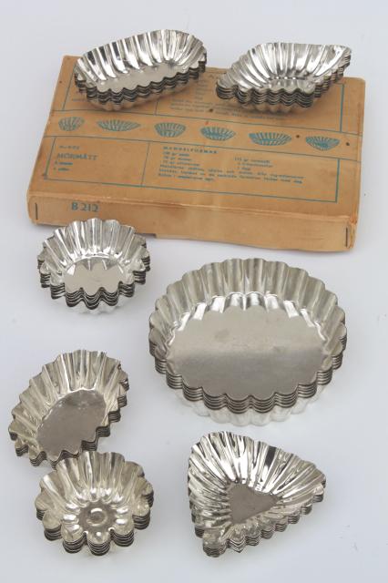 vintage sandbakkel tin molds & tart pans, fluted metal baking pans & cookie molds