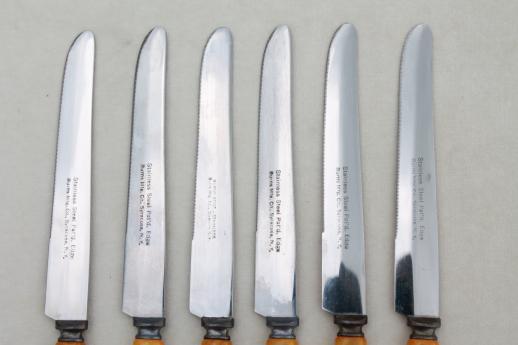 https://laurelleaffarm.com/item-photos/vintage-steak-knives-set-with-early-plastic-butterscotch-bakelite-handles-Laurel-Leaf-Farm-item-no-s512332-4.jpg