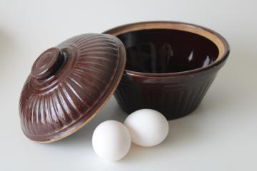 vintage stoneware crock bowl w/ cover, fluted rib pattern USA pottery brown glaze