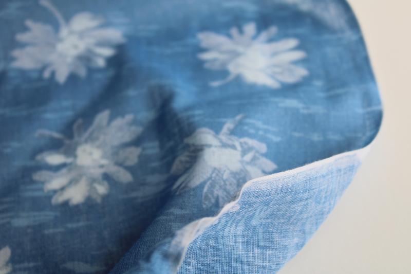 vintage summer weight cotton fabric, Peter Pan print white daisies on shades of blue