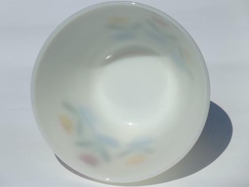 vintage tulip Fire-King ivory glass mixing bowl, medium splash proof bowl