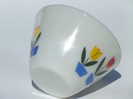 vintage tulip Fire-King ivory glass mixing bowl, medium splash proof bowl