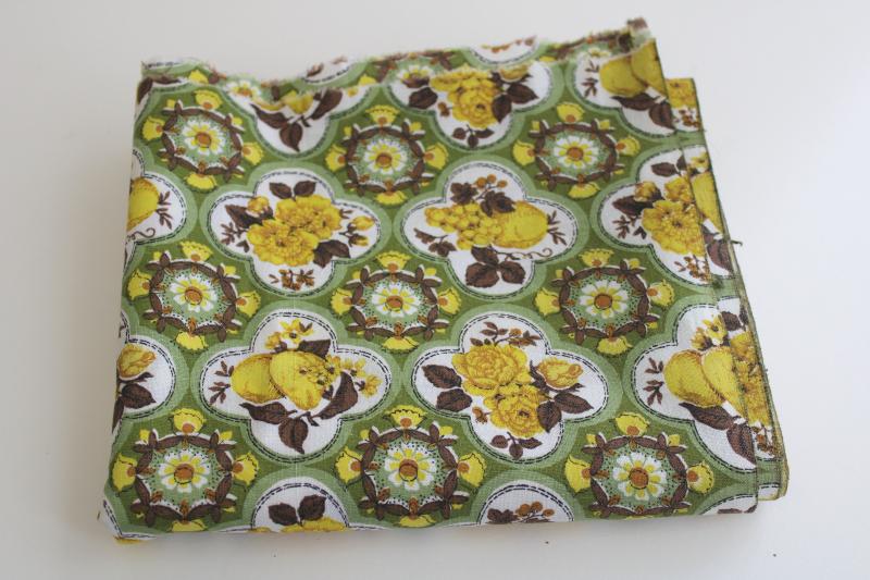 yellow roses w/ green vintage print cotton feedsack weave fabric 36 wide