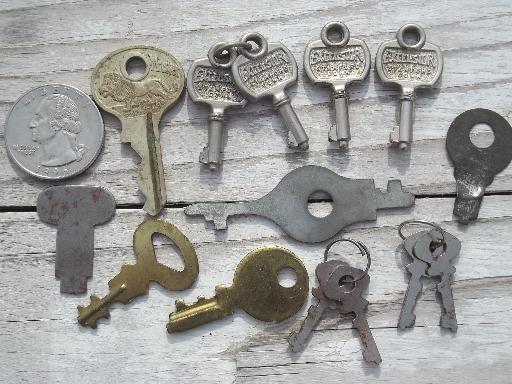 photo of  vintage luggage keys lot assorted old suitcase lock key collection  #1