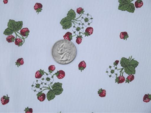 photo of 10 yds retro vintage  printed cotton fabric w/ tiny strawberries print #1