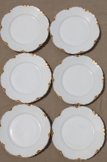 photo of 100 antique vintage mismatched china plates perfect for weddings, pure white w/ gold mixed patterns #2