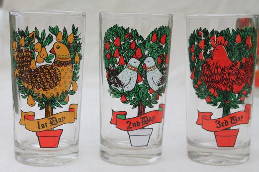 photo of 12 Days of Christmas drinking glasses set, vintage Anchor Hocking glassware #5