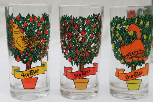 photo of 12 Days of Christmas drinking glasses set, vintage Anchor Hocking glassware #7
