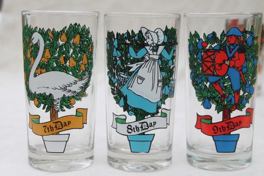 photo of 12 Days of Christmas drinking glasses set, vintage Anchor Hocking glassware #9